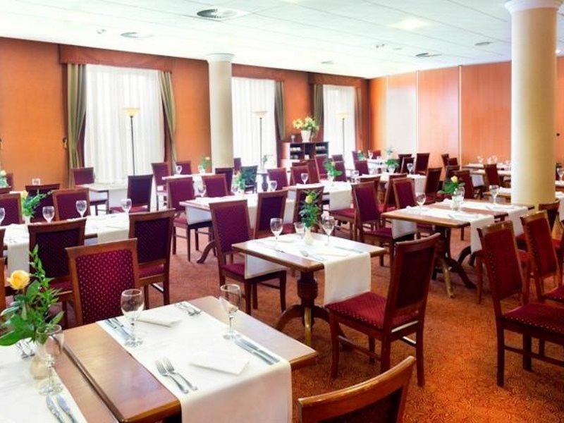 Hotel Sympozjum &